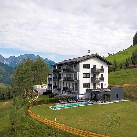 Majestic With Infinity Pool